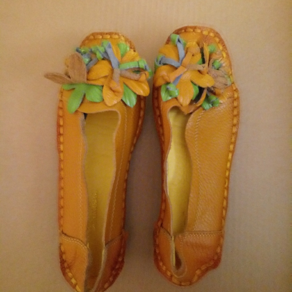 Tito flats.  Excellent condition